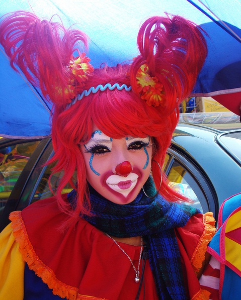Огромный выбор карнавальных париков в Краснодаре